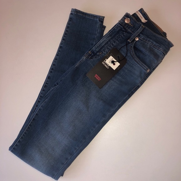 Levi’s Mile High Super Skinny Jeans🤍✨ - Picture 2 of 6